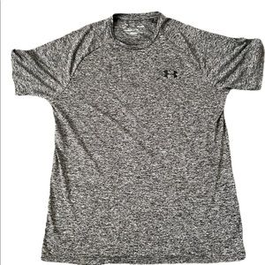 Medium under amour athletic t-shirt